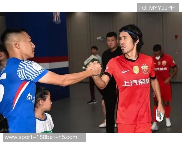 崇明六虎之一吕文君退役后执教海港四度夺中超冠军