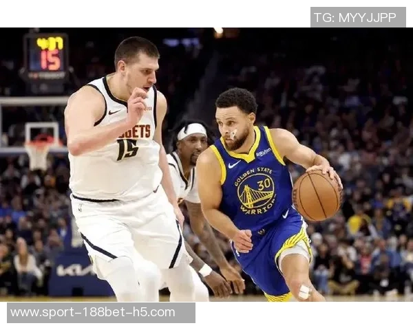 约基奇追平大O成NBA历史单场35分15篮板10助攻纪录的传奇时刻